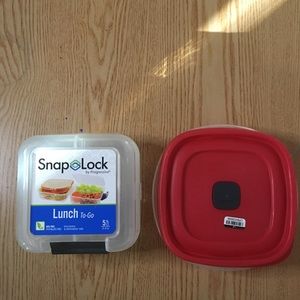 New Bundle Of 1-Rubbermaid Container & 1-3 Portions Separate Snap Lock Container